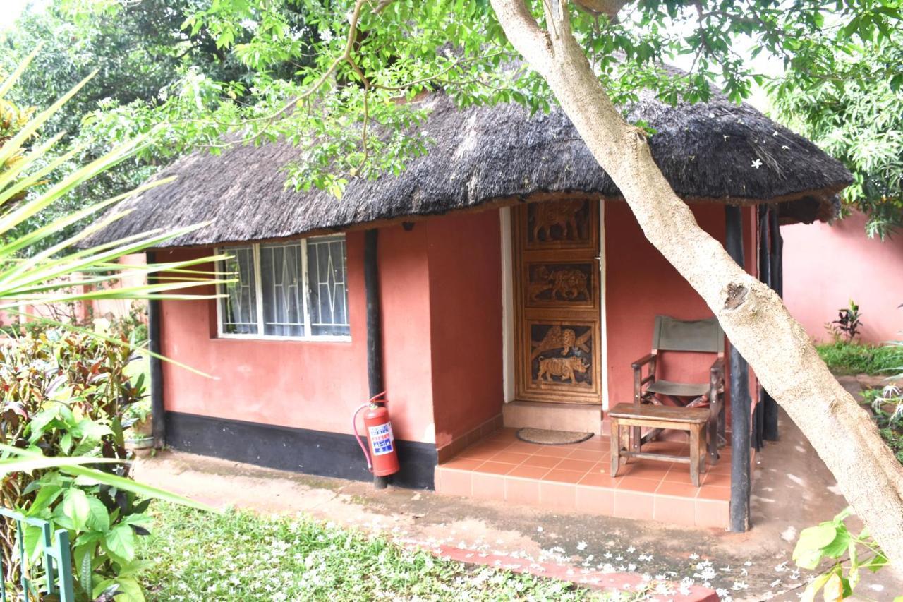 Tabonina Guesthouse Ливингстън Екстериор снимка