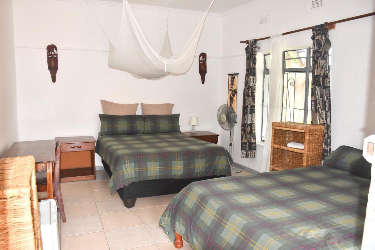 Tabonina Guesthouse Ливингстън Екстериор снимка