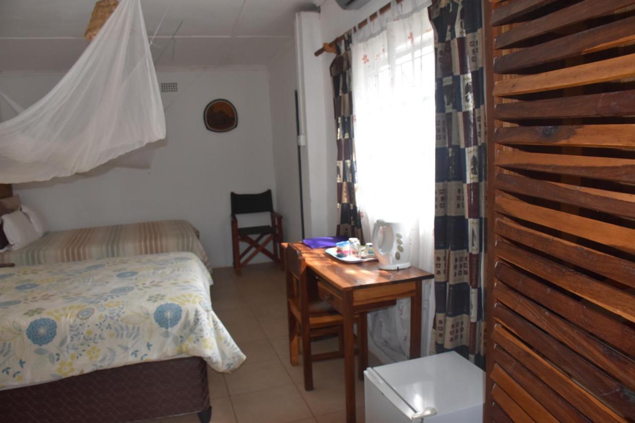 Tabonina Guesthouse Ливингстън Екстериор снимка