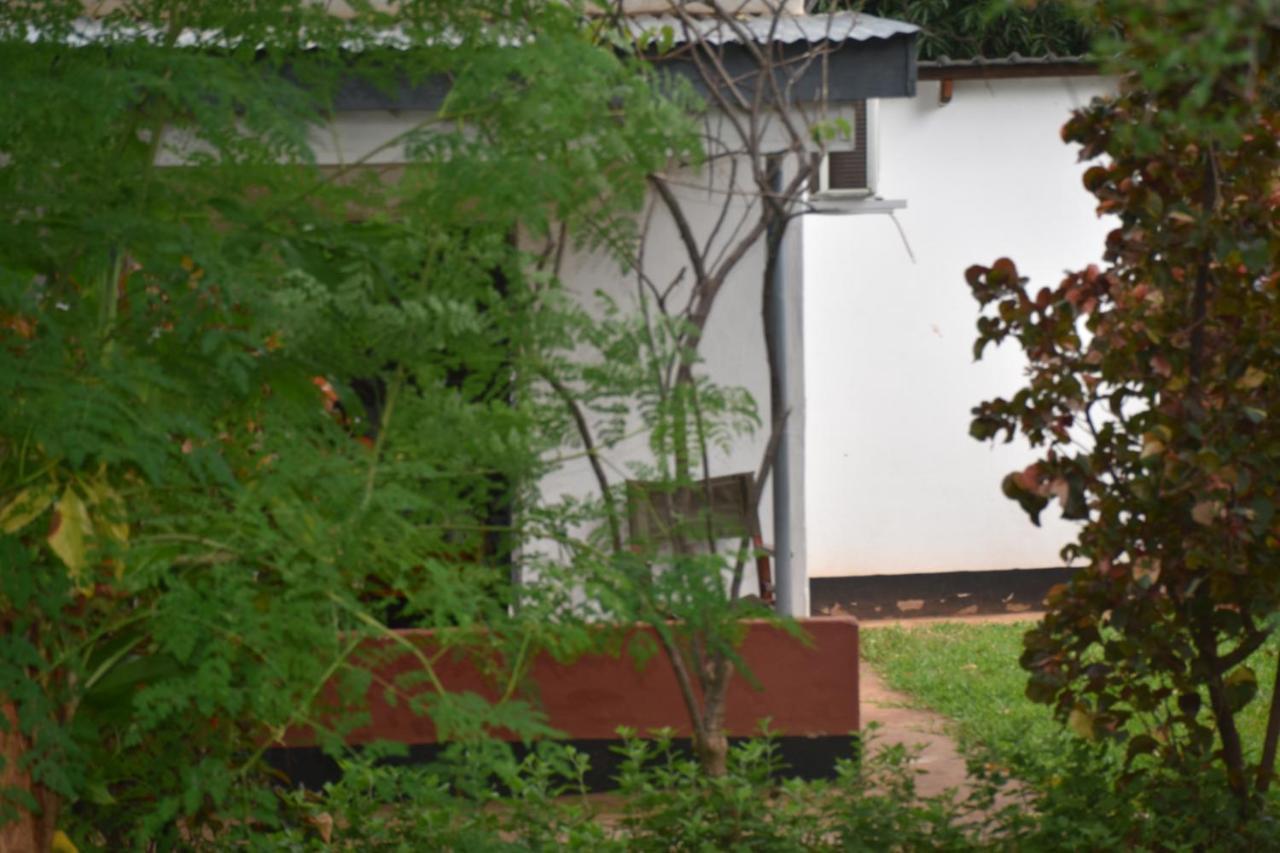 Tabonina Guesthouse Ливингстън Екстериор снимка