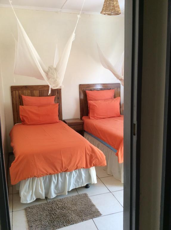 Tabonina Guesthouse Ливингстън Екстериор снимка