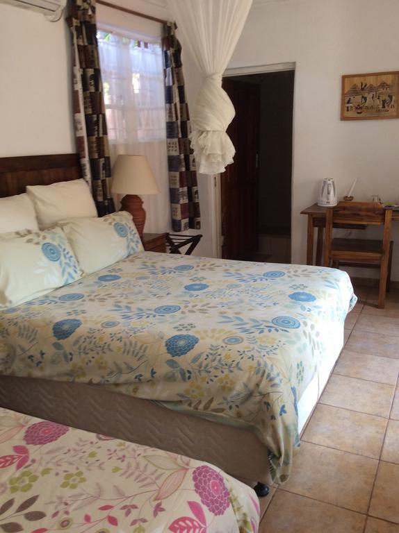 Tabonina Guesthouse Ливингстън Екстериор снимка