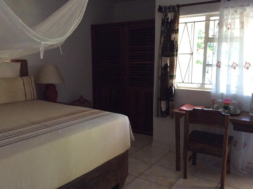 Tabonina Guesthouse Ливингстън Екстериор снимка