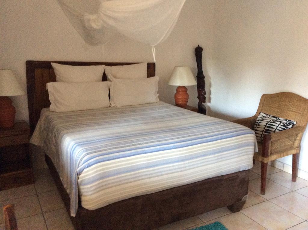 Tabonina Guesthouse Ливингстън Екстериор снимка