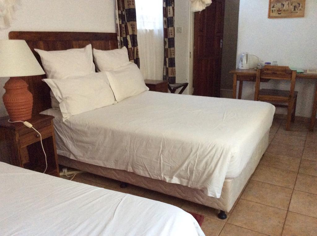 Tabonina Guesthouse Ливингстън Екстериор снимка