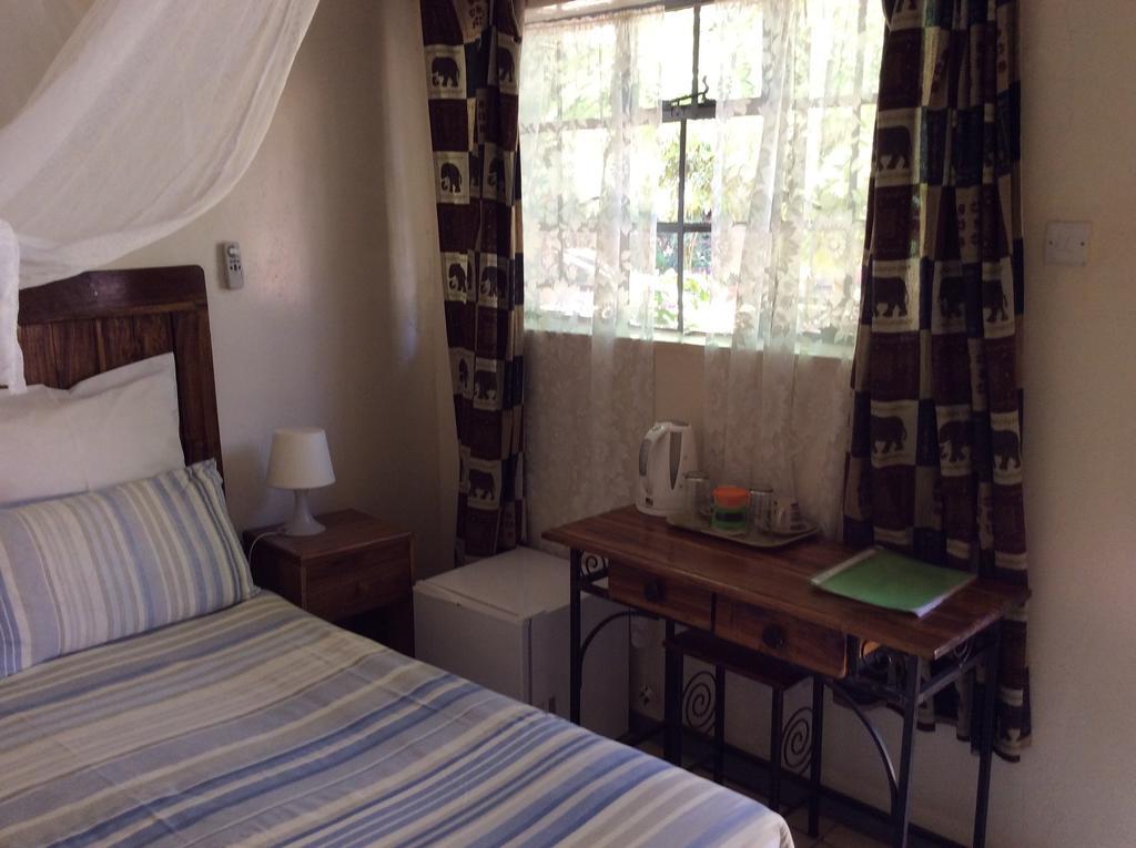 Tabonina Guesthouse Ливингстън Екстериор снимка