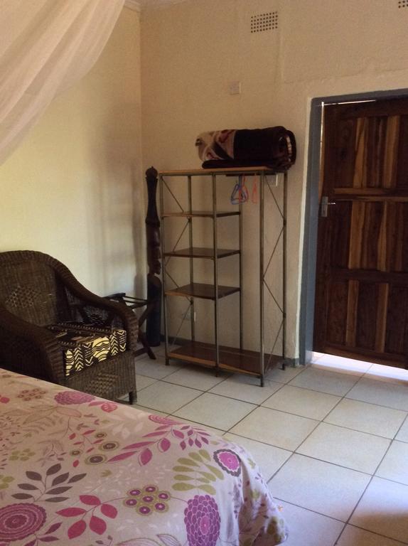 Tabonina Guesthouse Ливингстън Екстериор снимка
