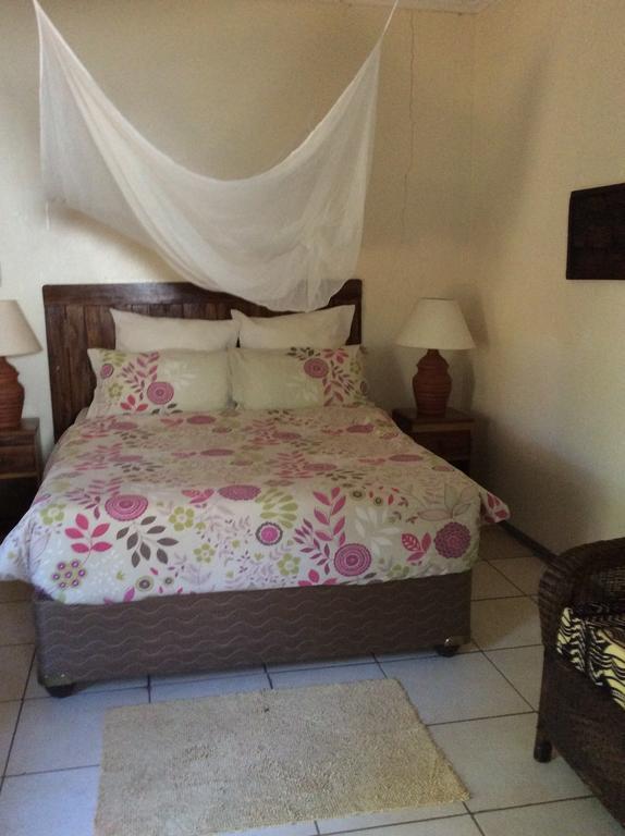 Tabonina Guesthouse Ливингстън Екстериор снимка