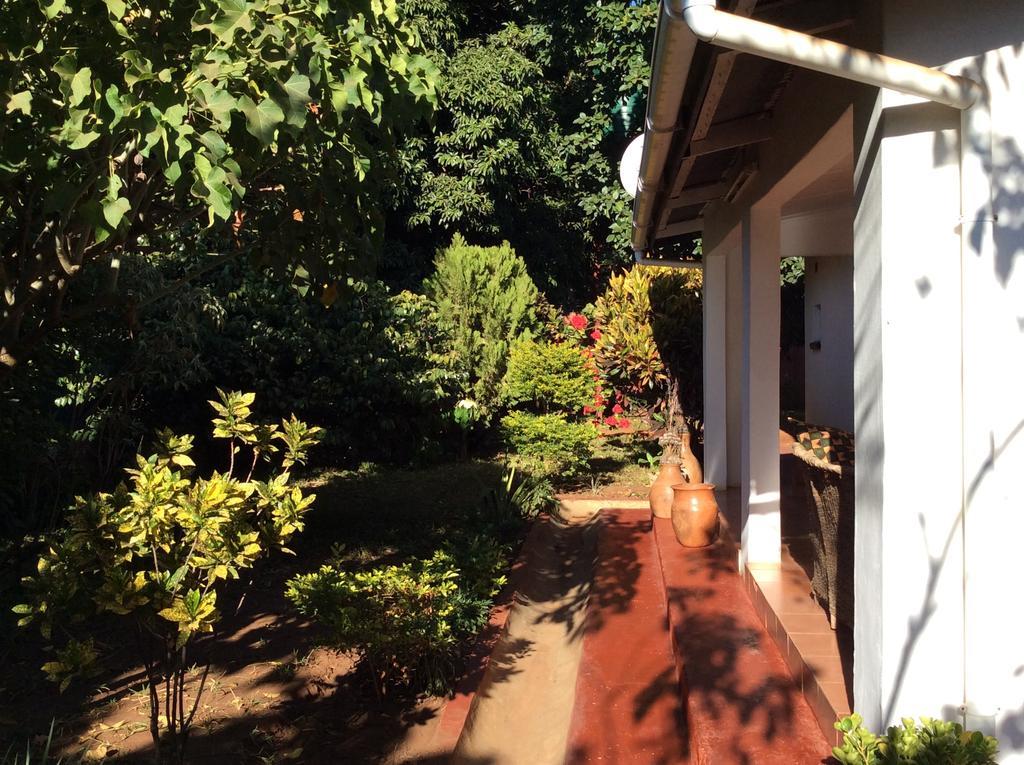 Tabonina Guesthouse Ливингстън Екстериор снимка