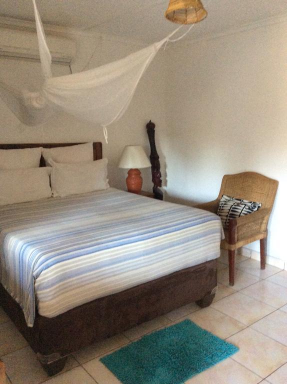 Tabonina Guesthouse Ливингстън Екстериор снимка